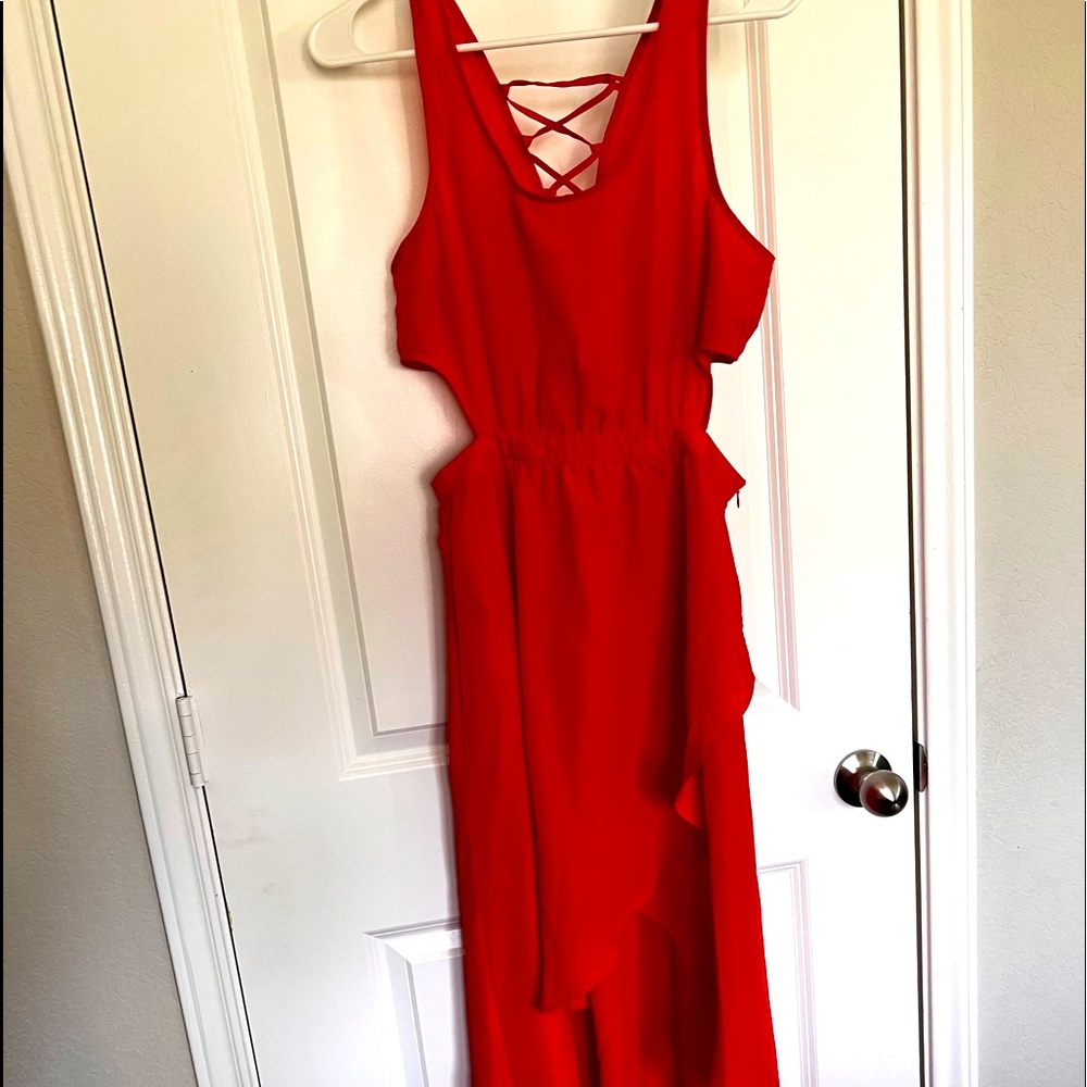 Red dress, size Medium but fits better for S size, the back design is beautiful
